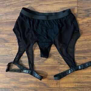 Black Mesh pole bottom by creatures